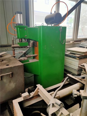 河南鄭州金水區(qū)高價(jià)回收門(mén)廠設(shè)備 冷壓機(jī)、精密鋸及北京叉車(chē)、木工機(jī)械的循環(huán)利用之道